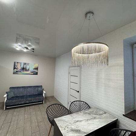 Lux Apartment & Центр,Жк Театральний Rivne Esterno foto
