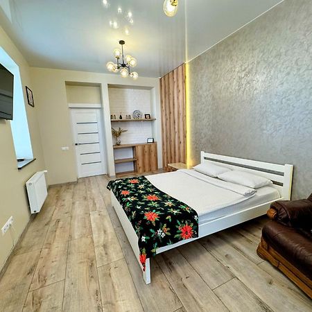 Lux Apartment & Центр,Жк Театральний Rivne Esterno foto