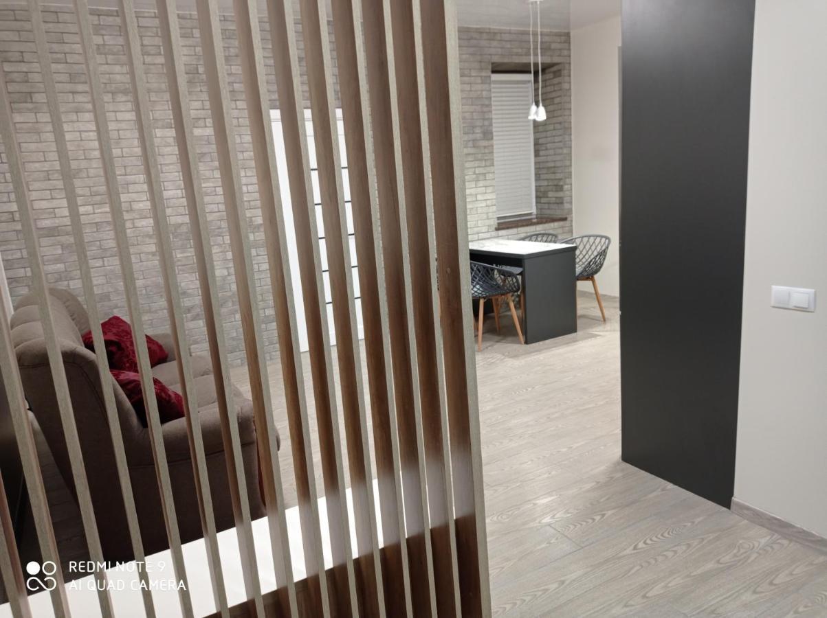 Lux Apartment & Центр,Жк Театральний Rivne Esterno foto