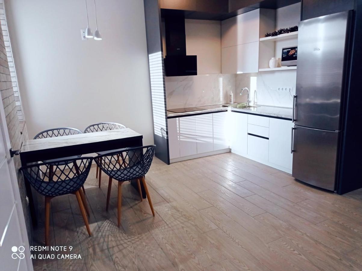Lux Apartment & Центр,Жк Театральний Rivne Esterno foto