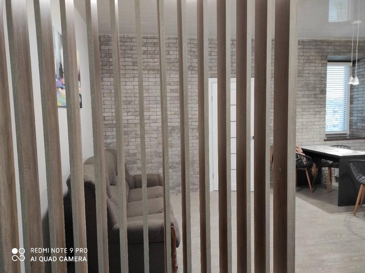 Lux Apartment & Центр,Жк Театральний Rivne Esterno foto