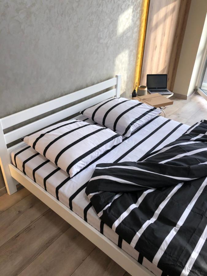 Lux Apartment & Центр,Жк Театральний Rivne Esterno foto