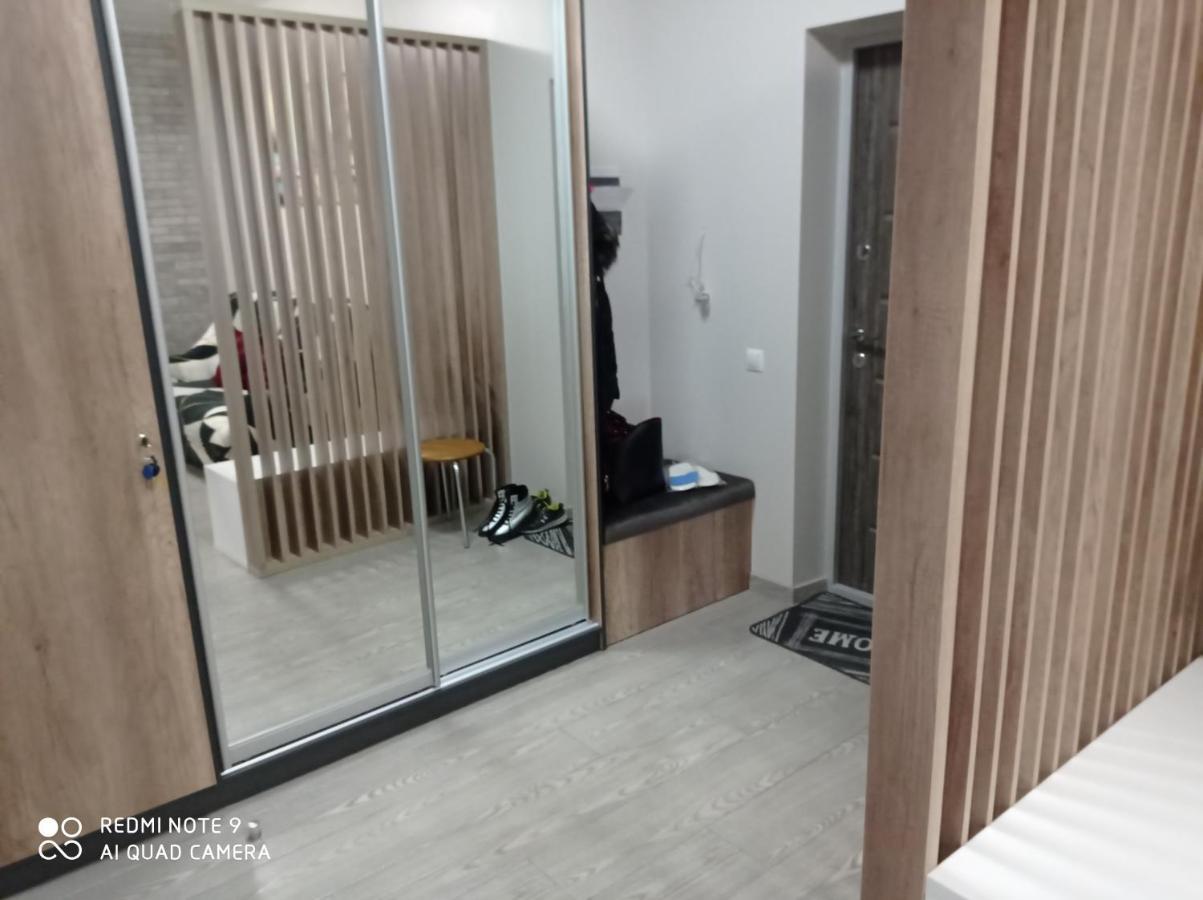 Lux Apartment & Центр,Жк Театральний Rivne Esterno foto