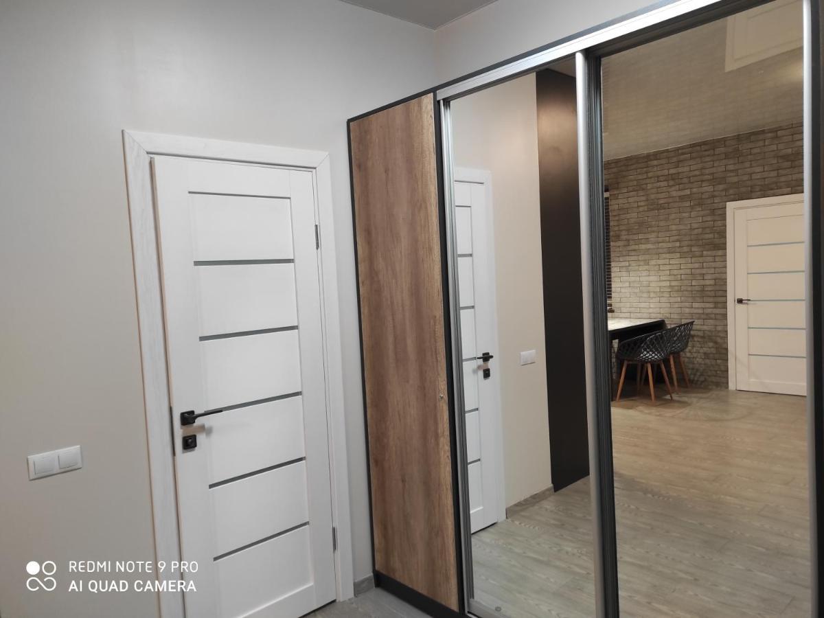 Lux Apartment & Центр,Жк Театральний Rivne Esterno foto