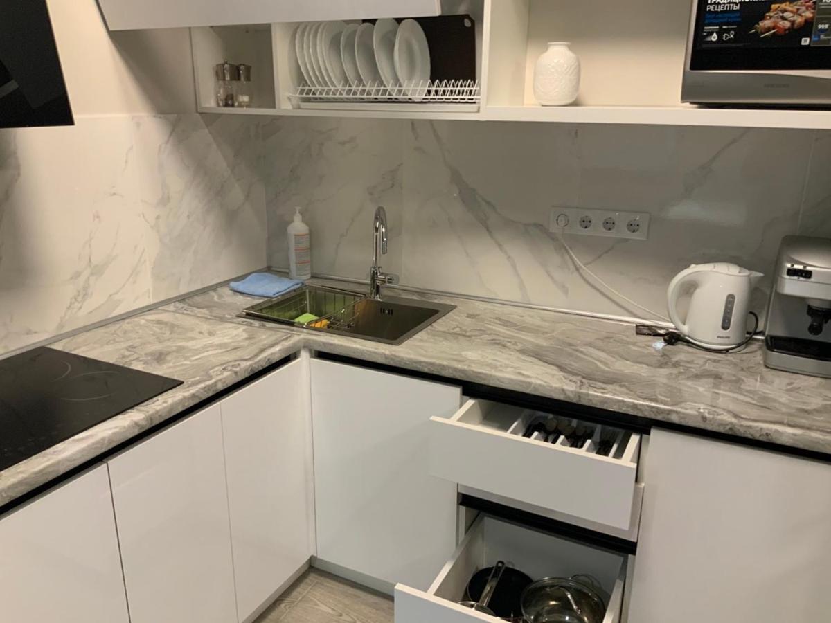 Lux Apartment & Центр,Жк Театральний Rivne Esterno foto