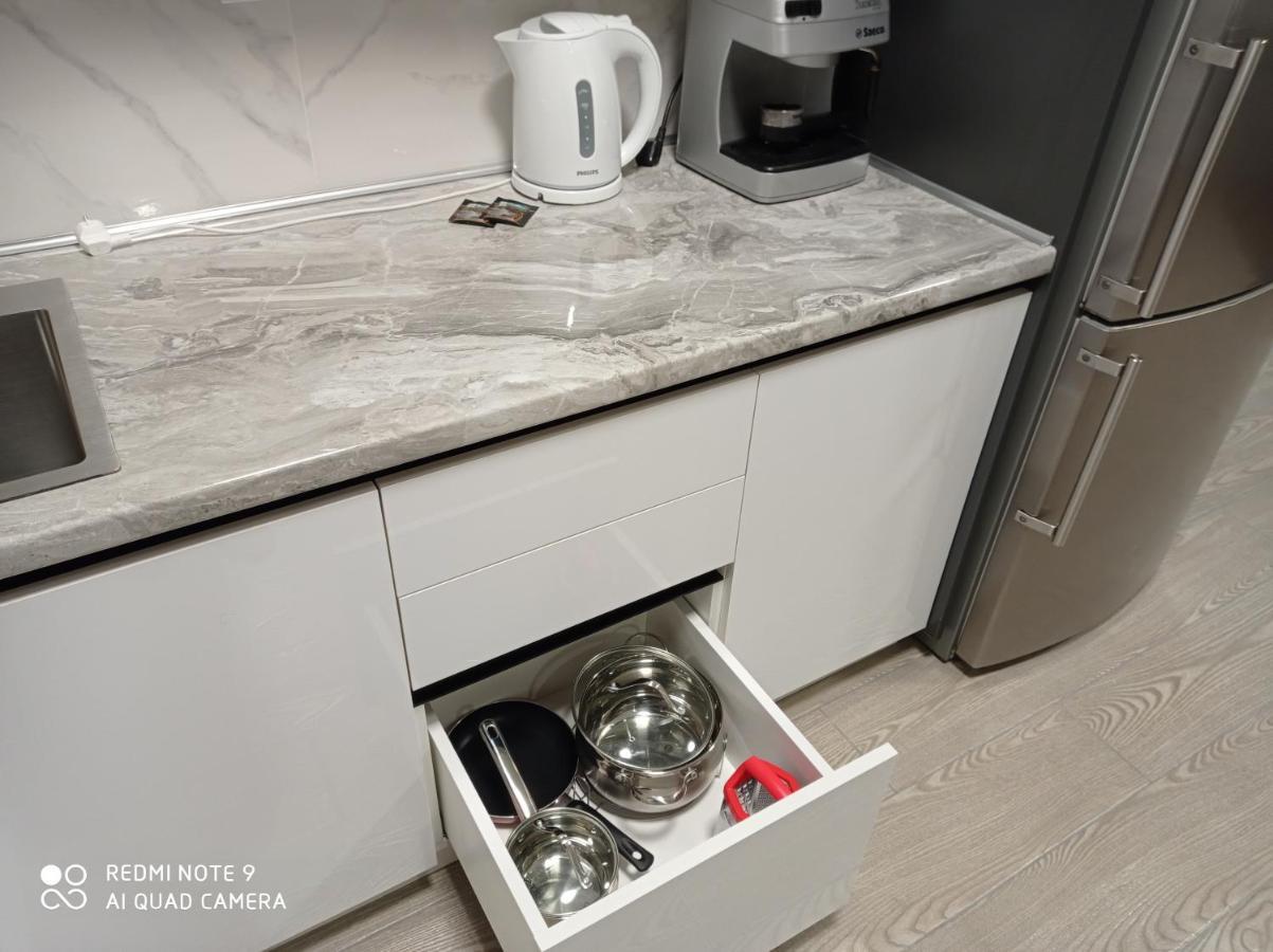 Lux Apartment & Центр,Жк Театральний Rivne Esterno foto