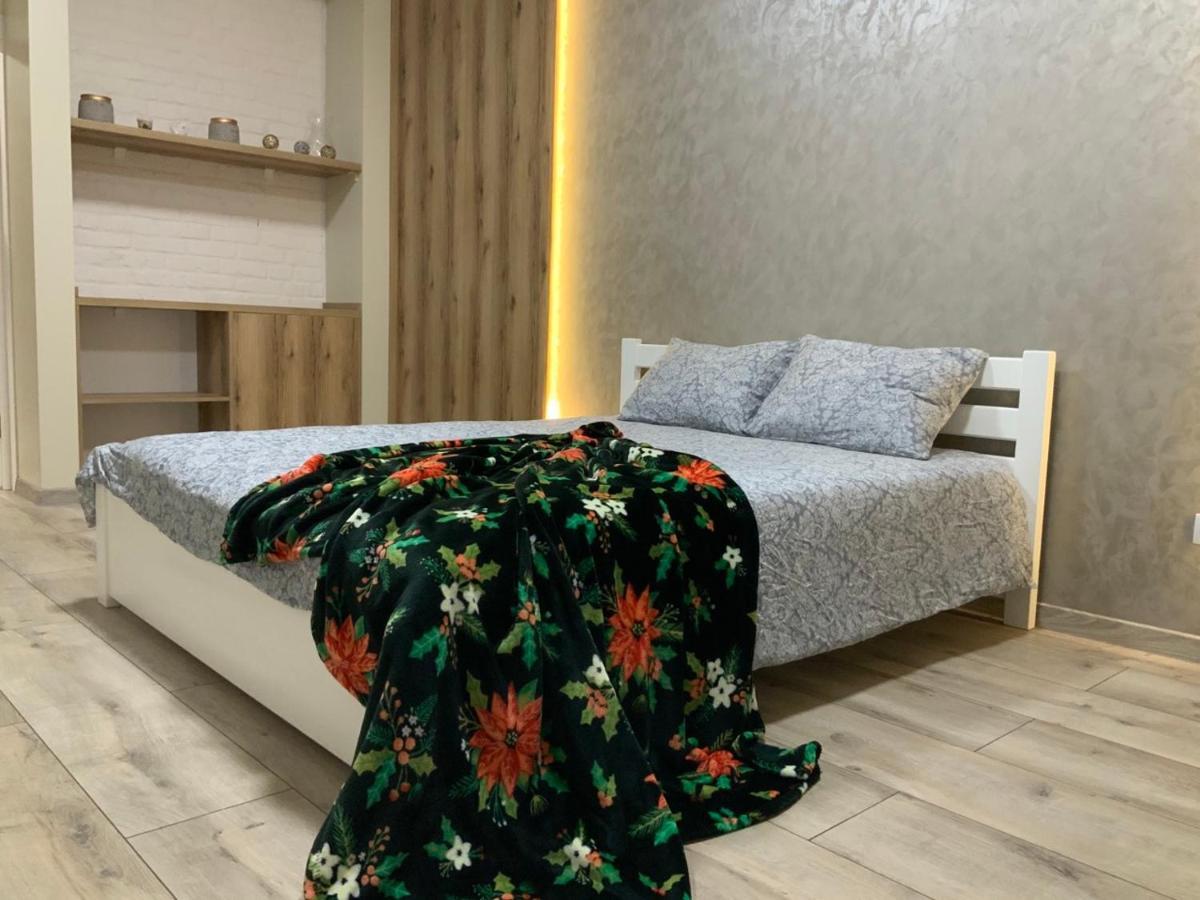 Lux Apartment & Центр,Жк Театральний Rivne Esterno foto