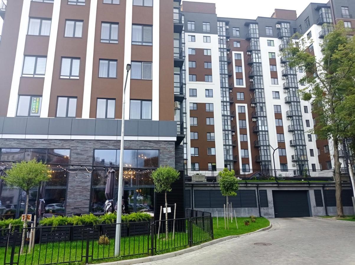 Lux Apartment & Центр,Жк Театральний Rivne Esterno foto