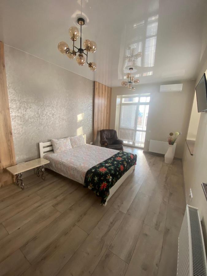 Lux Apartment & Центр,Жк Театральний Rivne Esterno foto