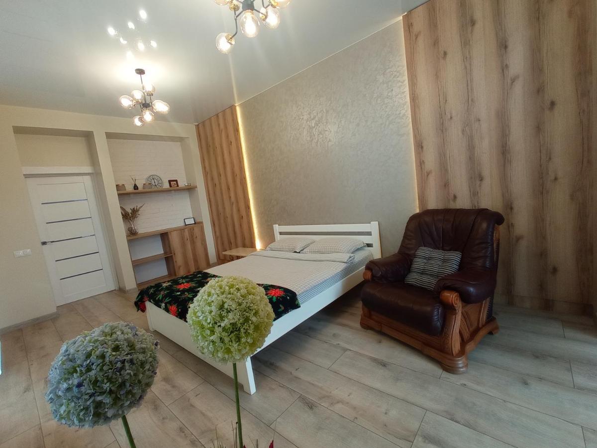 Lux Apartment & Центр,Жк Театральний Rivne Esterno foto