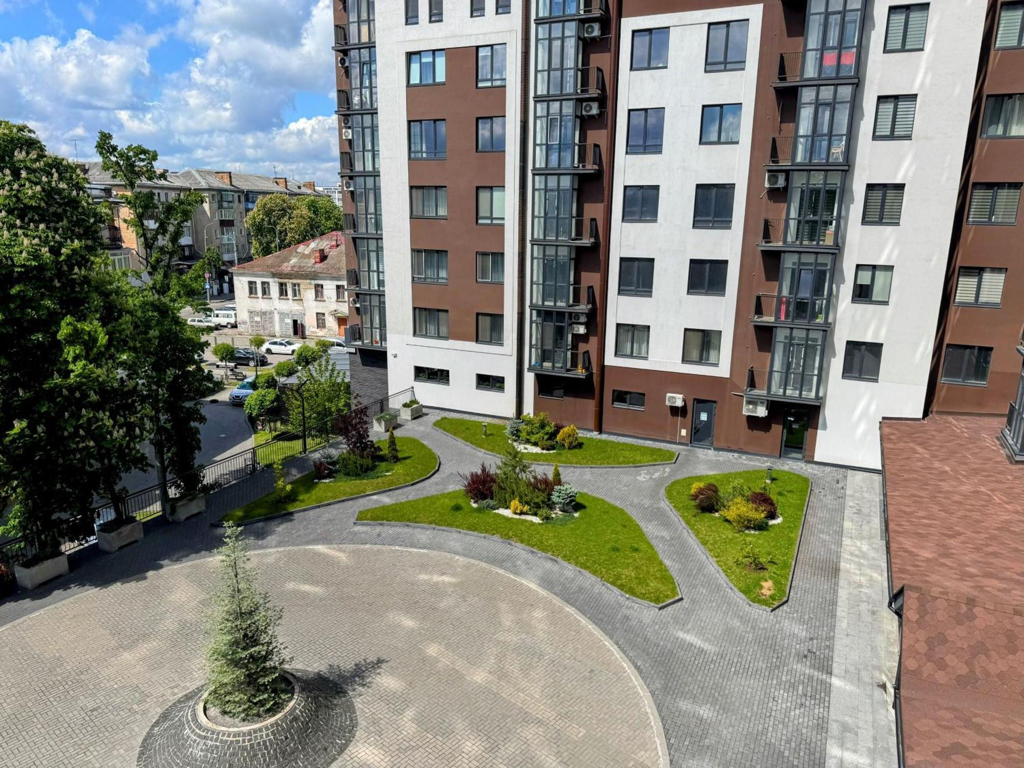 Lux Apartment & Центр,Жк Театральний Rivne Esterno foto